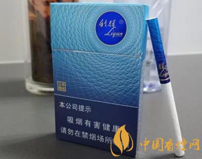 利群休閑系第一款細支高價煙僅僅是官方報價就達到了100元一包！